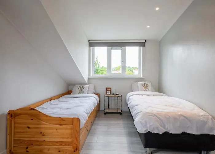 Private, 5-star Vacation On A Beautiful Island Ferienhaus